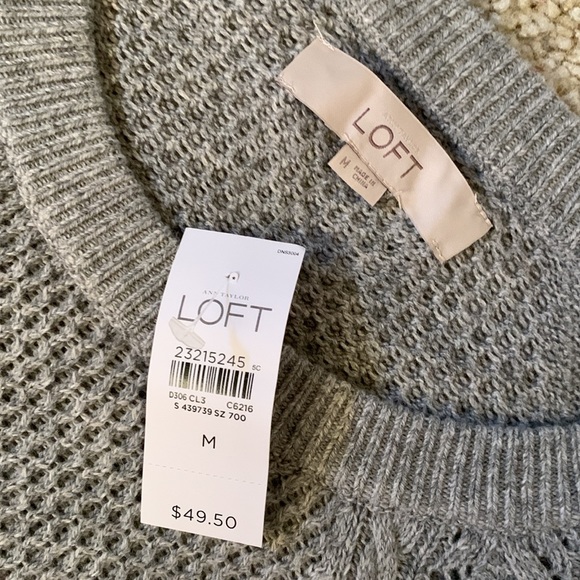 NWT Loft Sweater
Gray (Size M)
Beautiful details with sleeve/bottom slits - Picture 4 of 6